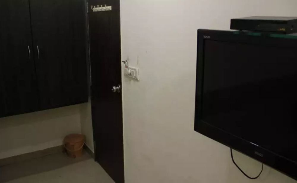 Oyo 49867 Hotel Kalpana Residency Mumbai Exterior photo